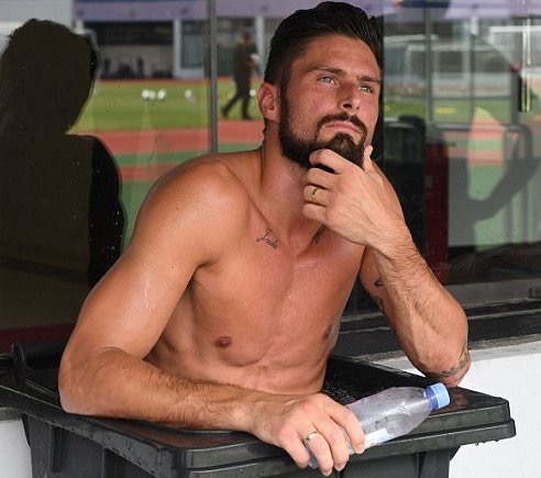 giroud sexyyy